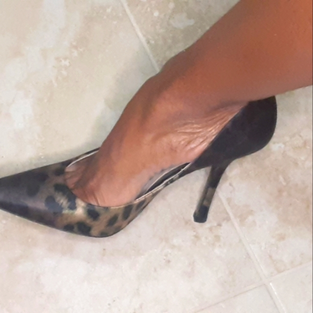 Guess Leopard Ombre Pumps